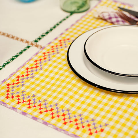 Reversible Cruces Yellow/Verde Placemat Set (4 Set) by Casa Edel