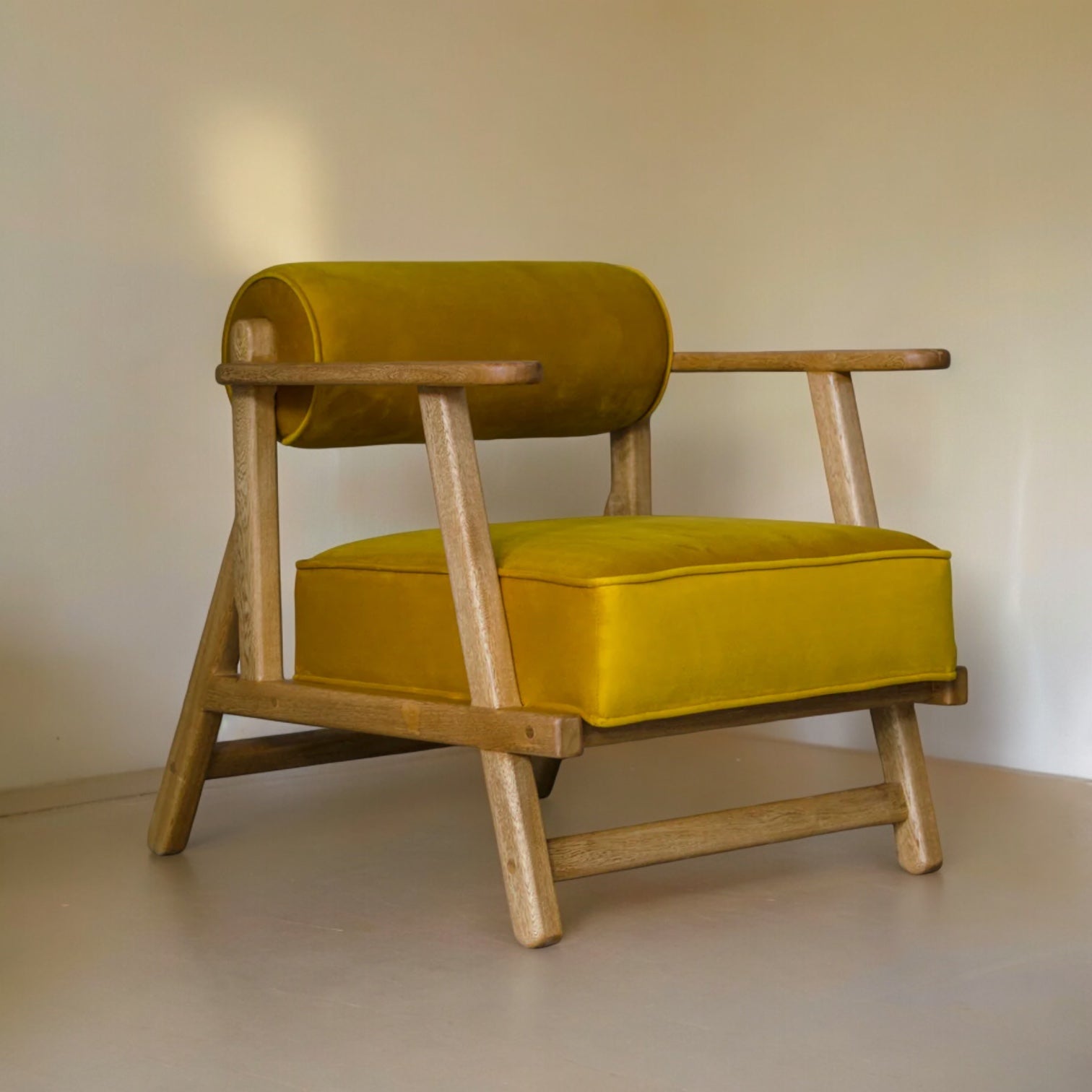 Yoya Lounge Chair by Chimiyu