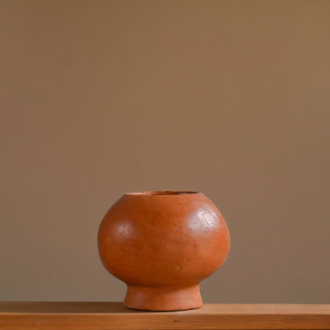 Trompo Terracotta Vase by Diego Olivero Studio