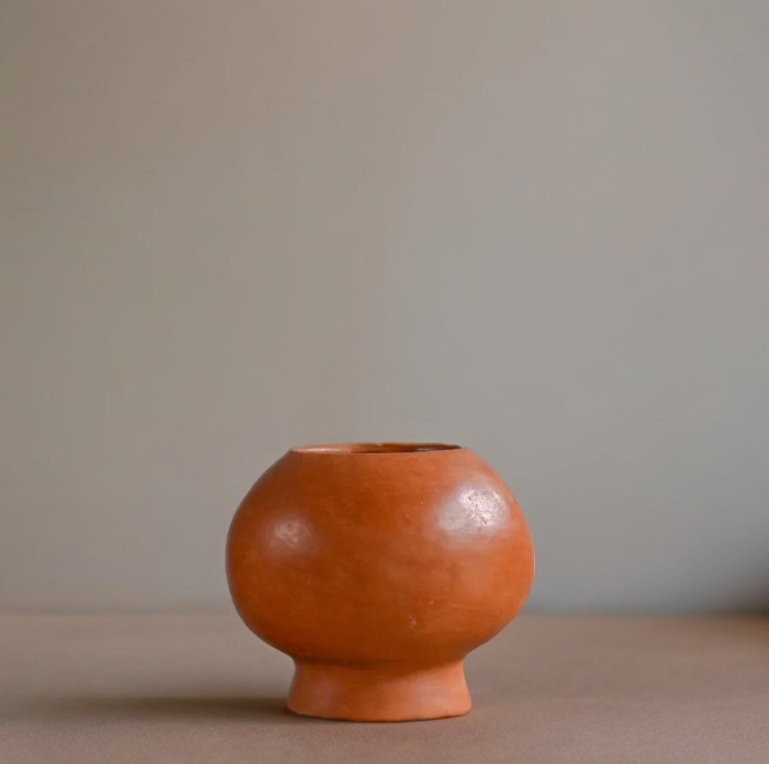 Trompo Terracotta Vase by Diego Olivero Studio
